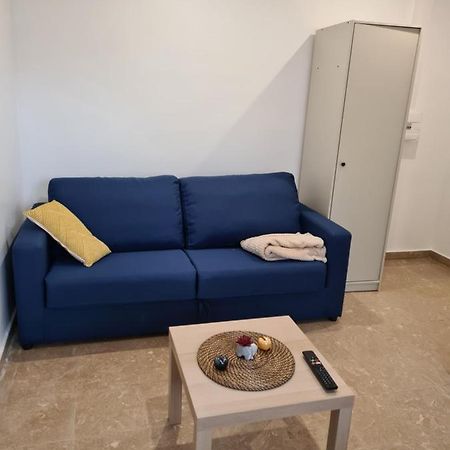 Studio Independant Et Bien Equipe Avec Veranda Commune Neuilly-sur-Marne Eksteriør billede