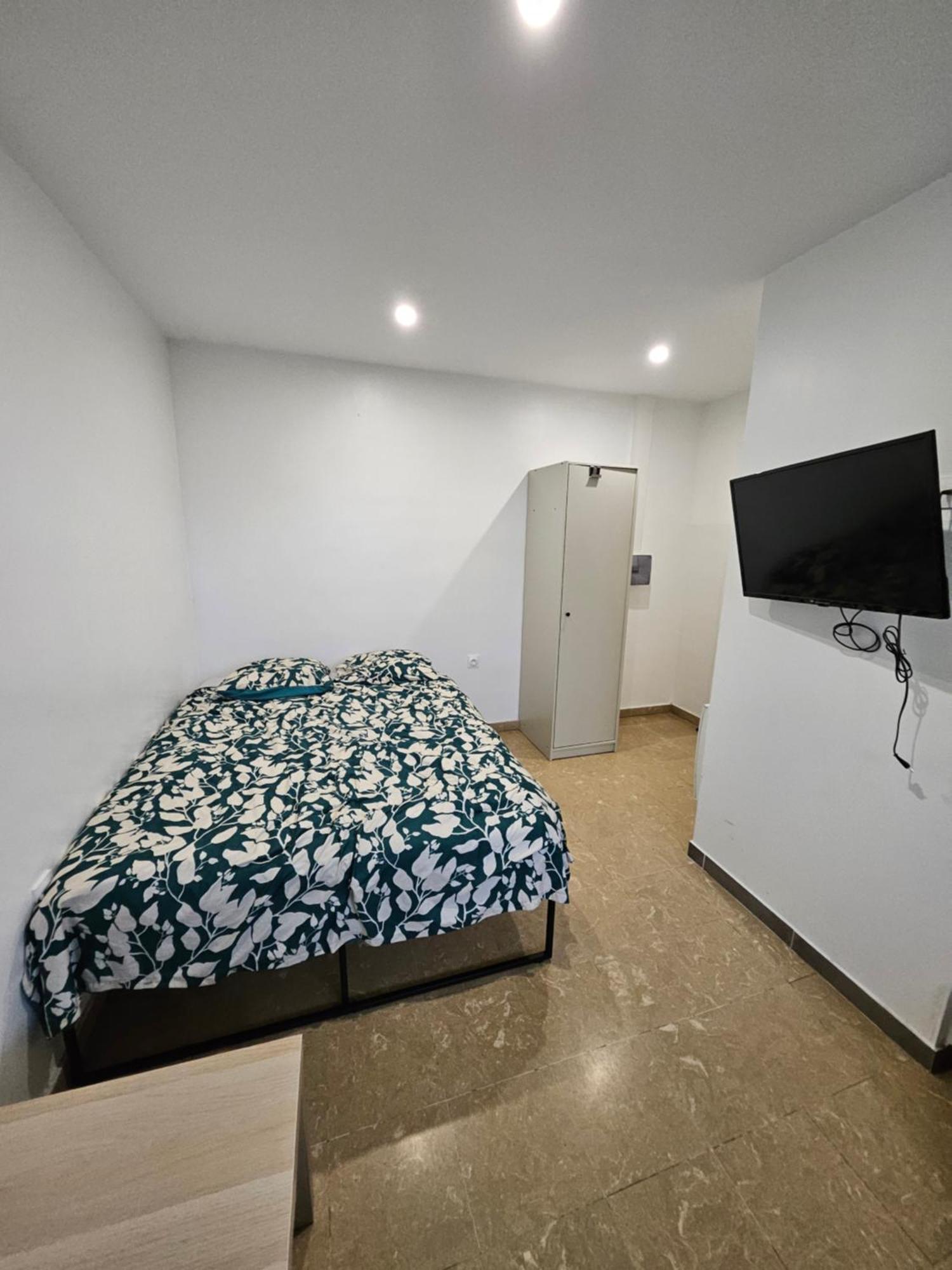 Studio Independant Et Bien Equipe Avec Veranda Commune Neuilly-sur-Marne Eksteriør billede