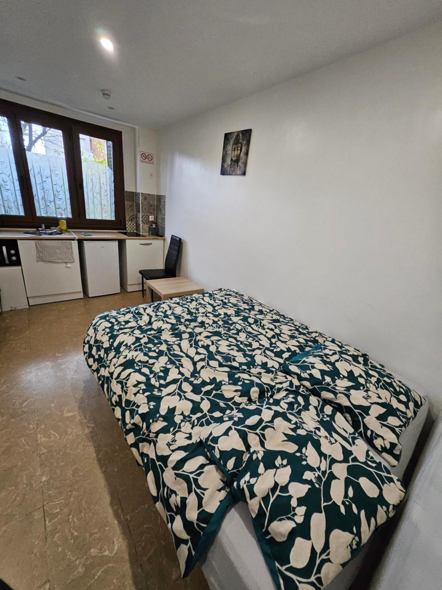 Studio Independant Et Bien Equipe Avec Veranda Commune Neuilly-sur-Marne Eksteriør billede